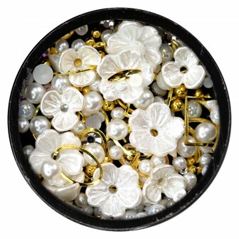Nail Art 3D Flowers &amp; Pearls White